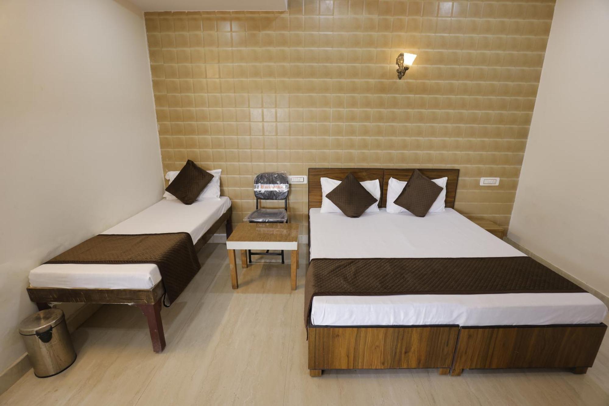 Basil Inn Home Stay Walking Distance From Taj Mahal Agra Agra  Exterior photo